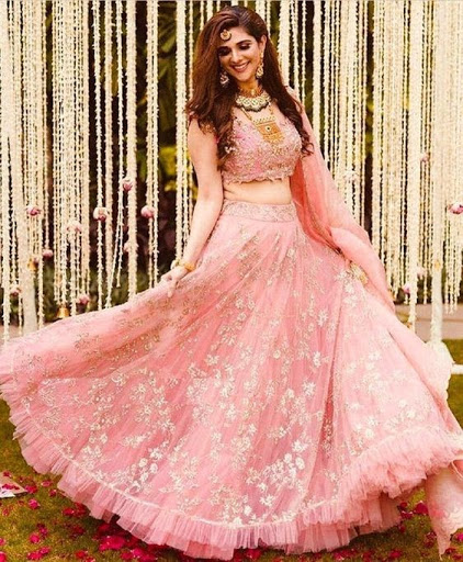 red lehengas for wedding